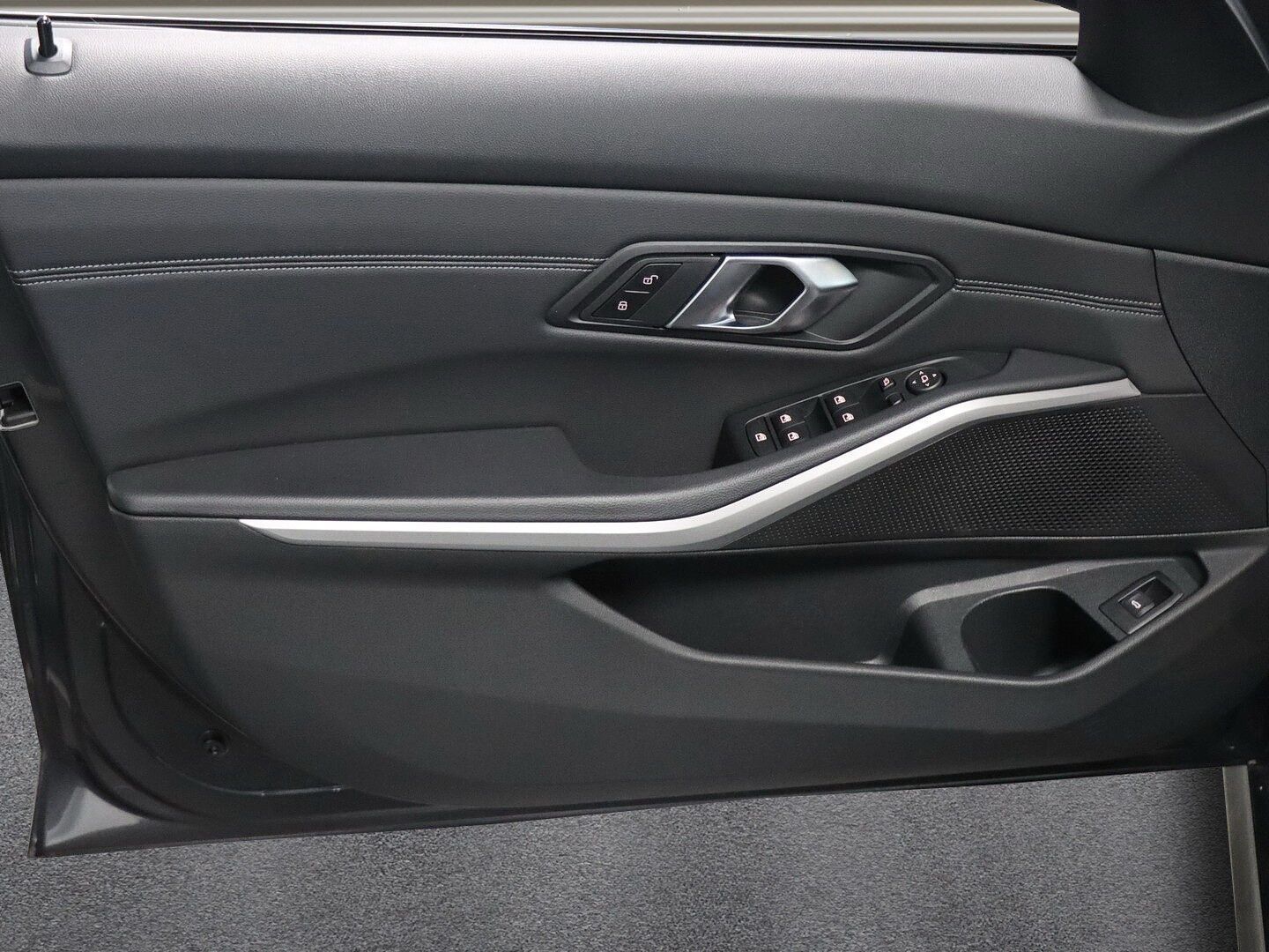 BMW 320d A - Samsaru's Car Outlet