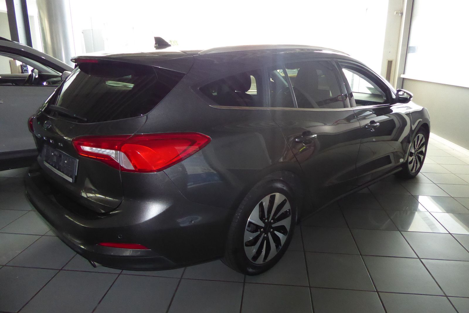 Ford Focus Turnier - Samsaru's Car Outlet