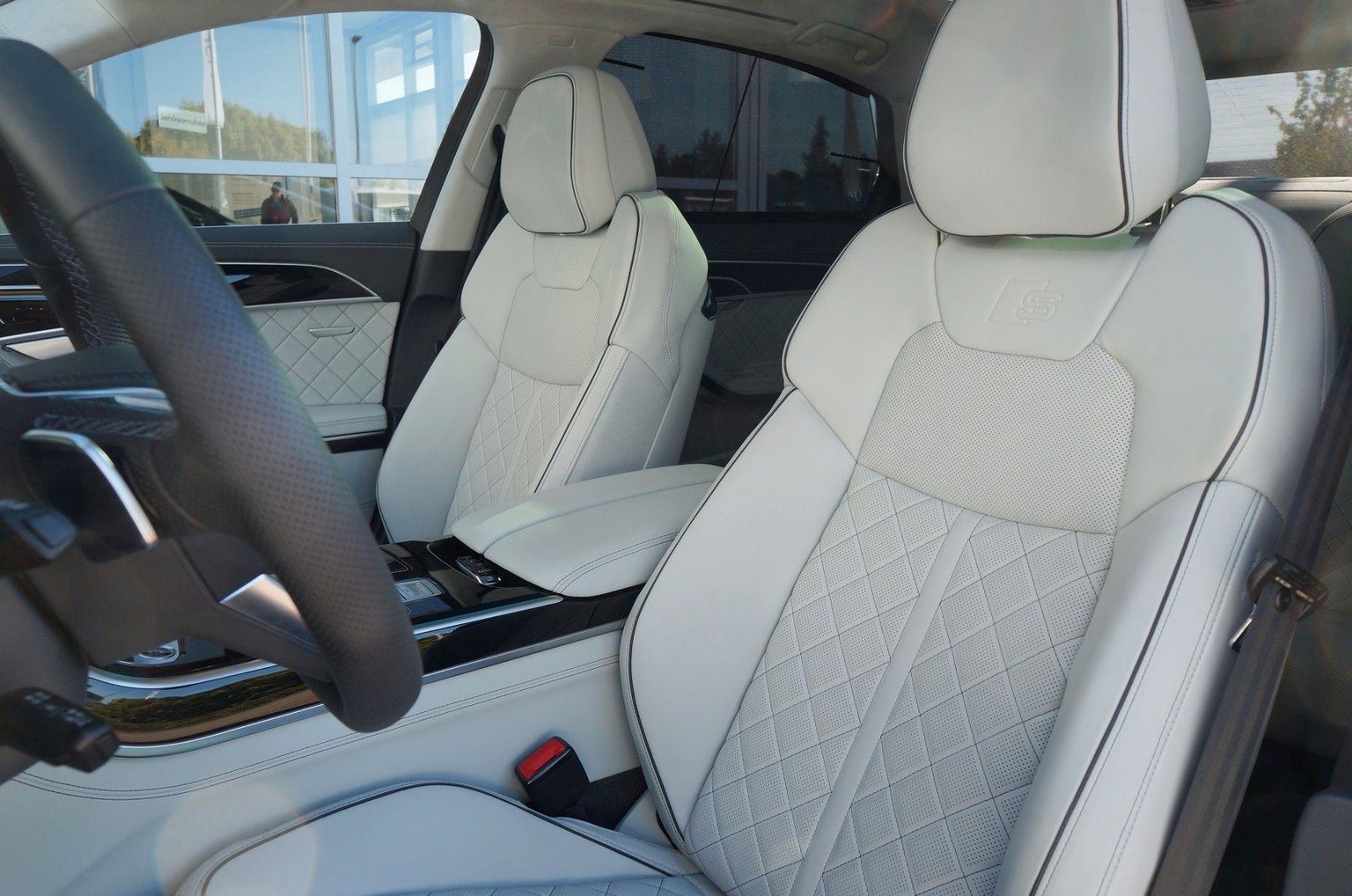 Audi A8L S line 60 TFSIe 4-Sitzer - Samsaru's Car Outlet