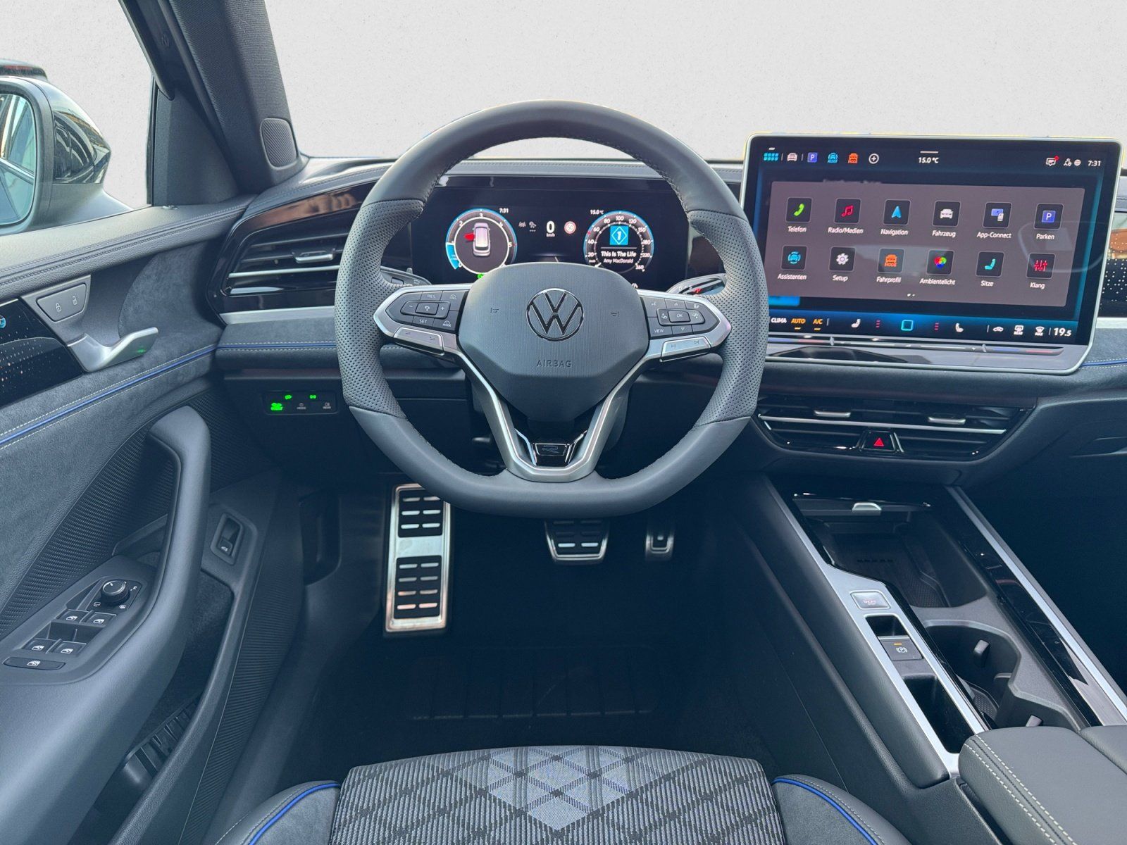 Volkswagen Passat Variant R-Line TDI DSG 4Motion|AHK|NAVI|A