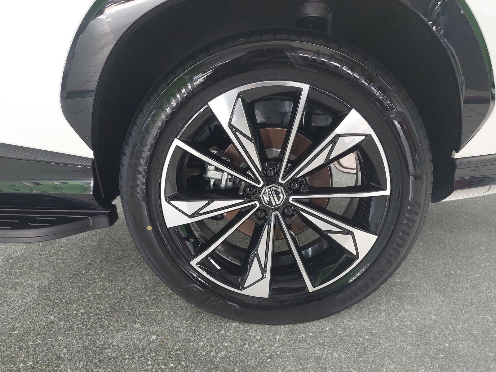 MG HS 1.5 PLUG-IN-HYBRID LUXURY LEDER 360-GRAD-KAME