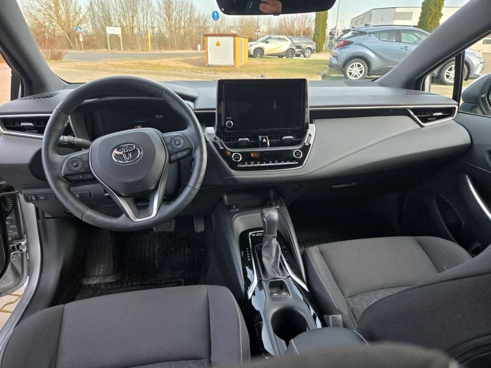 Toyota Corolla HSD 1.8 l Active - Samsaru's Car Outlet