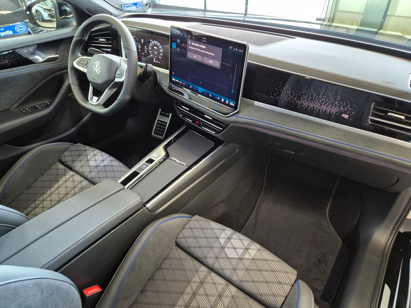 Volkswagen PASSAT VARIANT 2.0 TSI 4M R-LINE IQ PANO HUD AHK