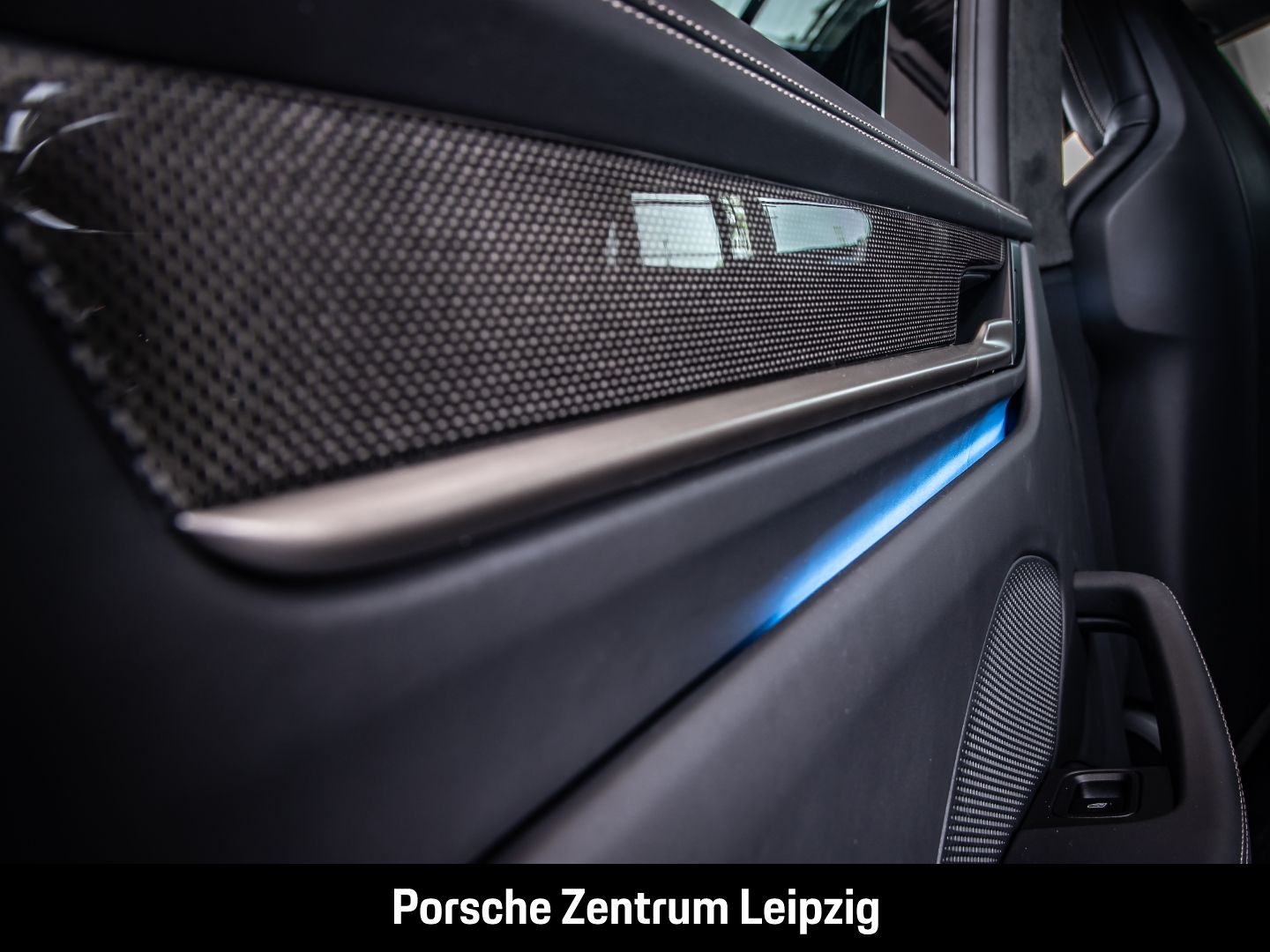 Porsche Macan Turbo Burmester InnoDrive AR-HeadUp