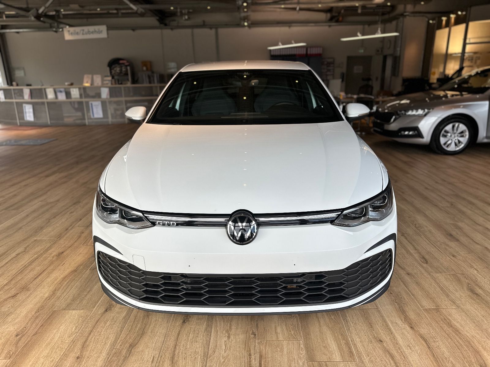 Volkswagen Golf 8 Lim. GTD - Samsaru's Car Outlet