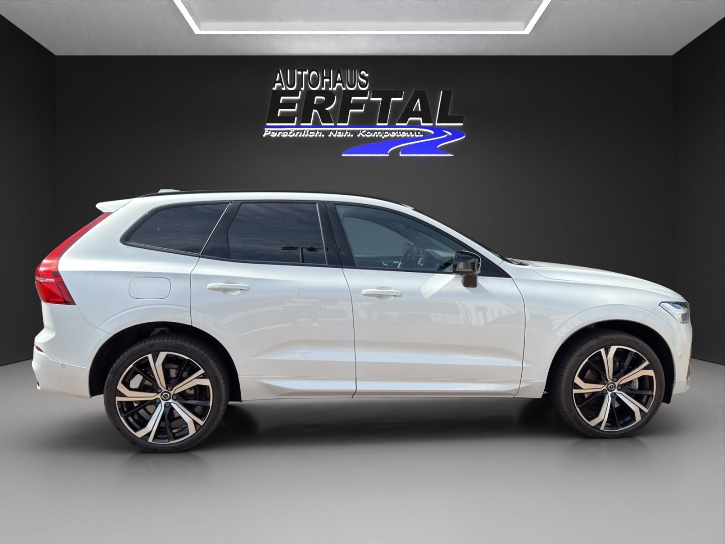 Volvo XC60 T8 AWD Ultimate Dark Recharge Plug-In Hybri