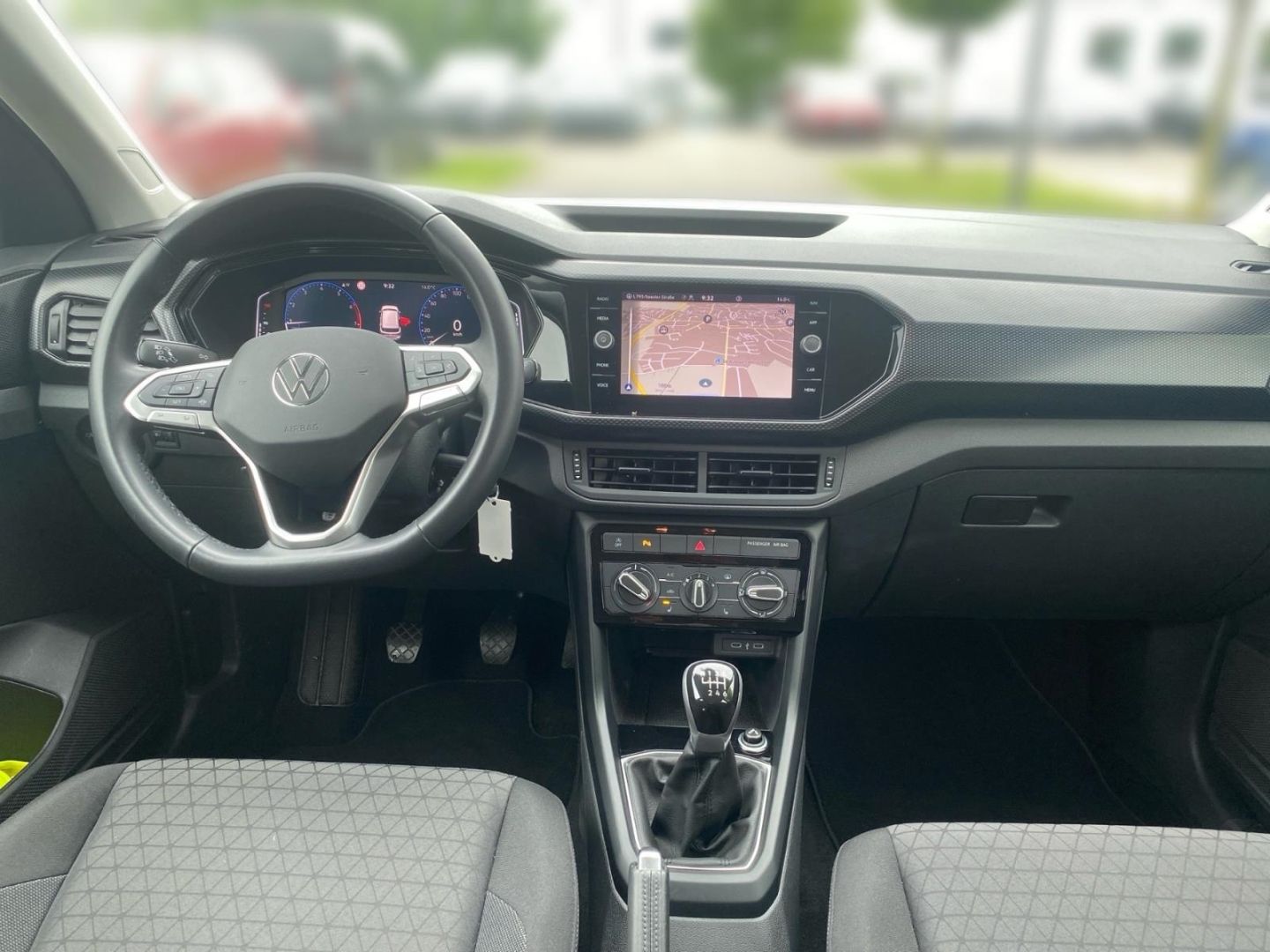 Volkswagen T-Cross 1.0 TSI Life - Samsaru's Car Outlet