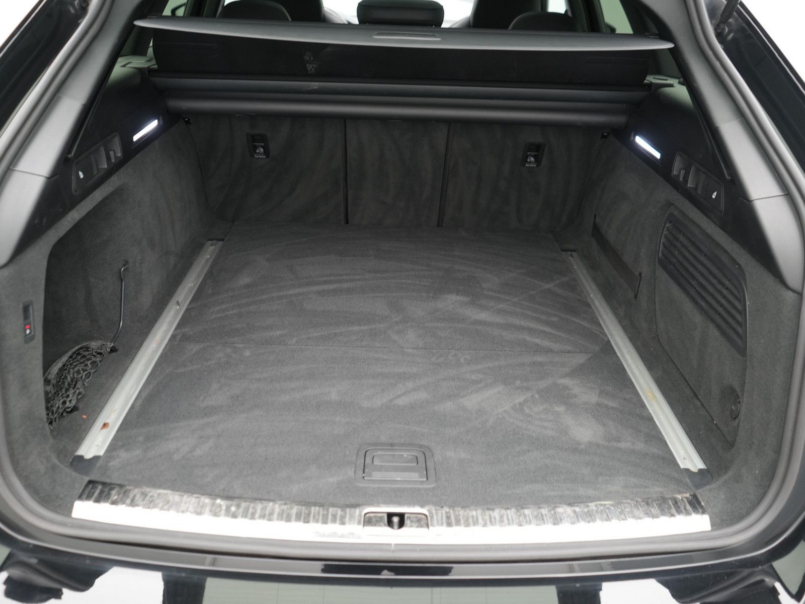 Audi RS6 STANDHZ LASER LUFT B&O AHK LEDER RAUTE PANO