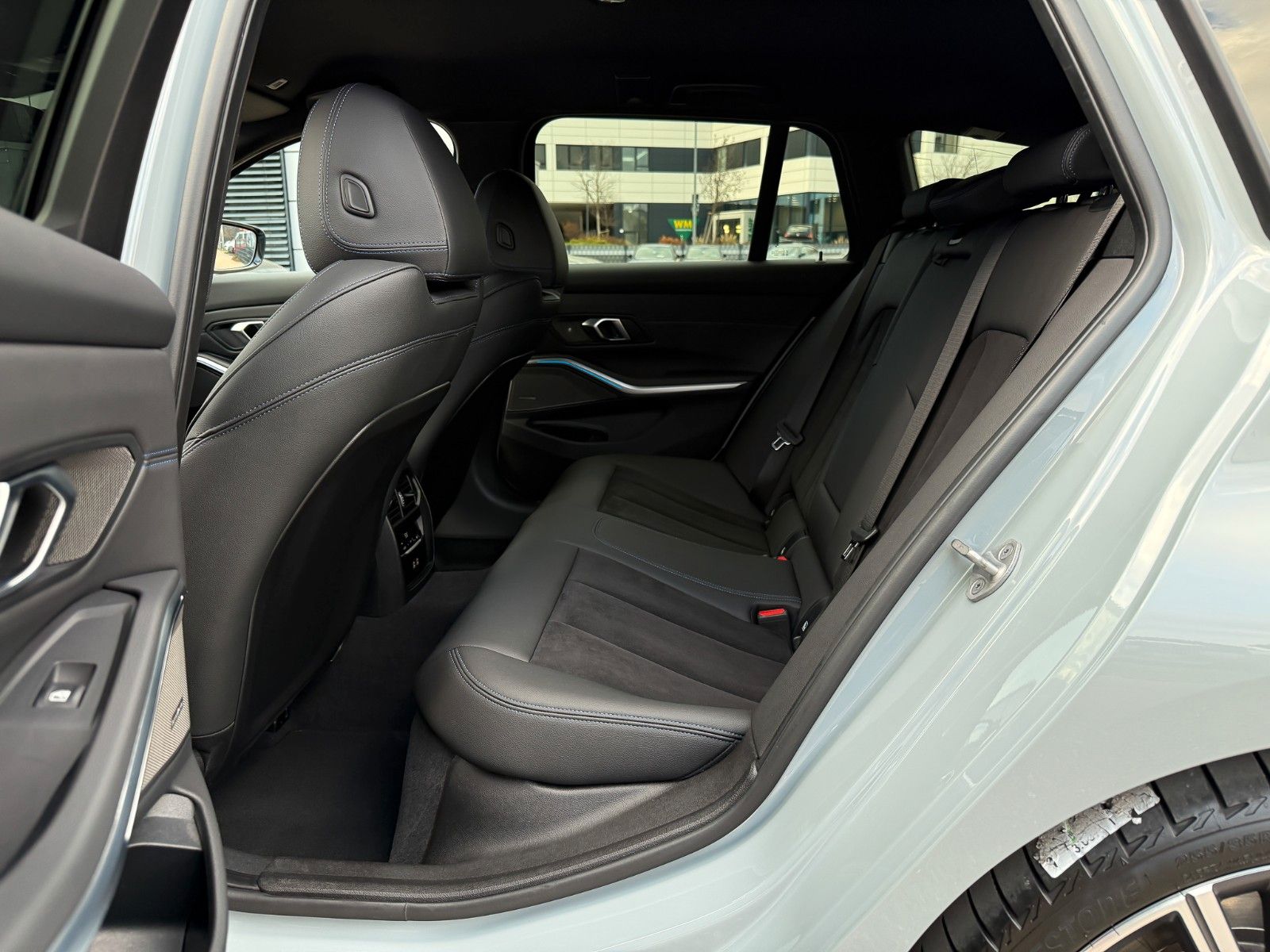 BMW 320d xD M Sport 19" AHK HuD h/k ACC StHzg memory