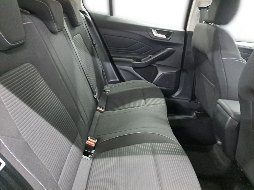 Ford Focus Turnier 1.5 Aut. TITANIUM NAVI RFK LED SH