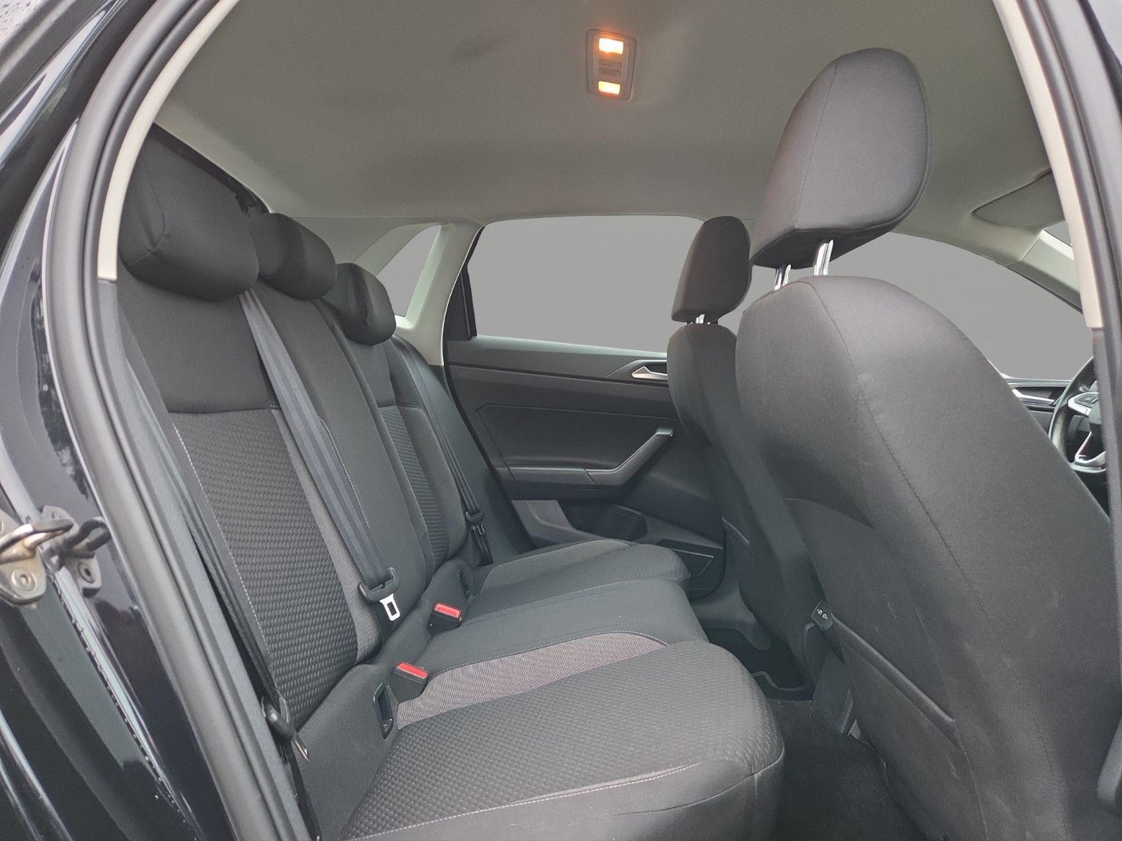 Volkswagen Polo VI Life - Samsaru's Car Outlet