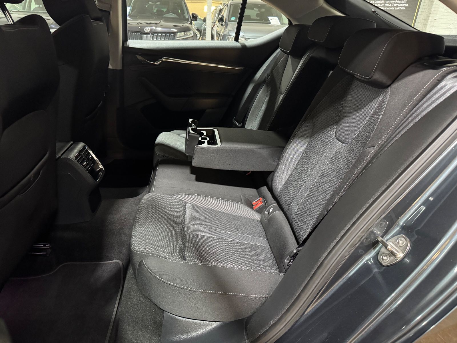 Skoda OctaviaLim. FirstEdition2.0TDI DSG/STANDHEIZ/AHK