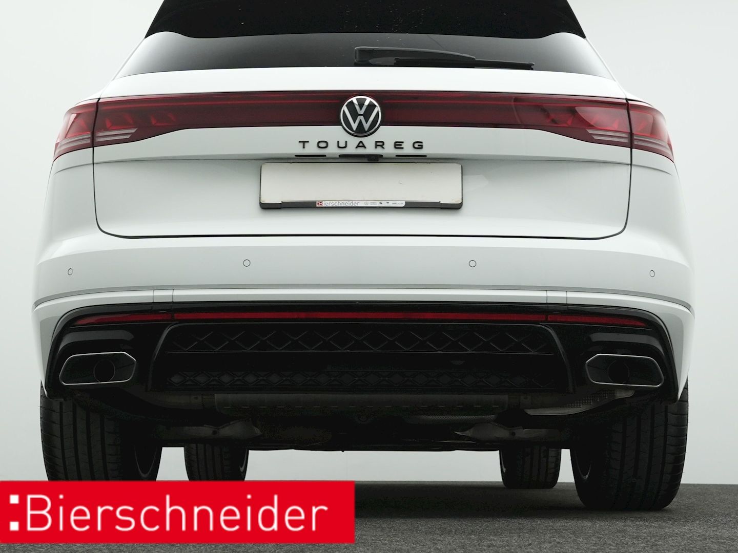 Volkswagen Touareg 3.0 TDI R-Line - Samsaru's Car Outlet