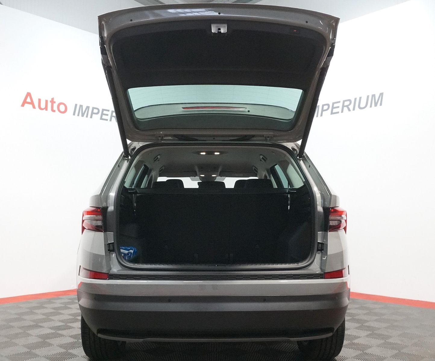 Skoda Kodiaq Tour 2.0 TSI 4x4*AHK*ACC*360°*LHZ*VC*