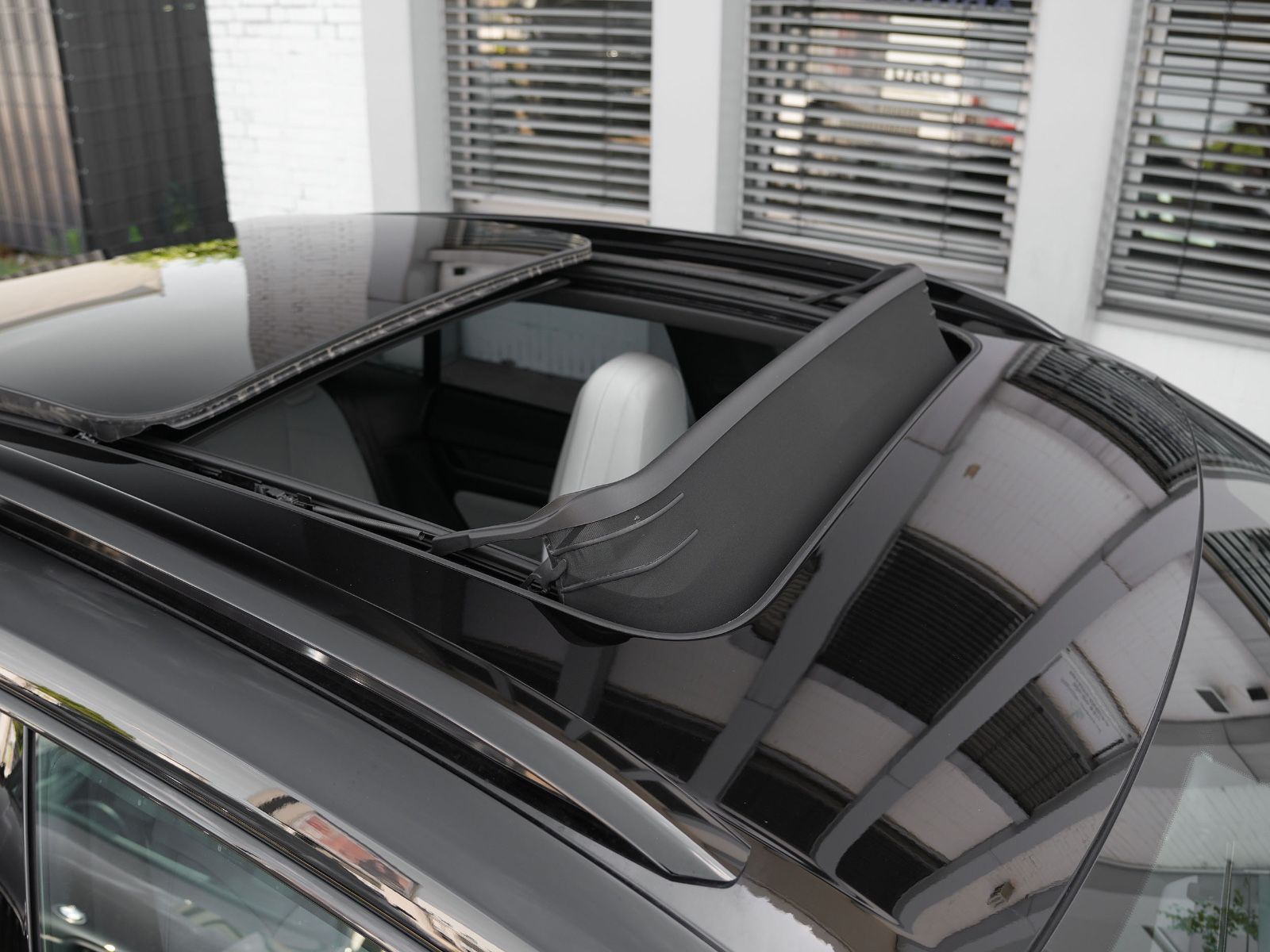 Porsche Macan 4 - Samsaru's Car Outlet