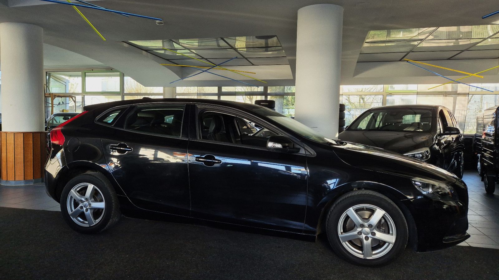Volvo V40 Kinetic/LED/Navi/PTS/RFK/SHZ/Temp