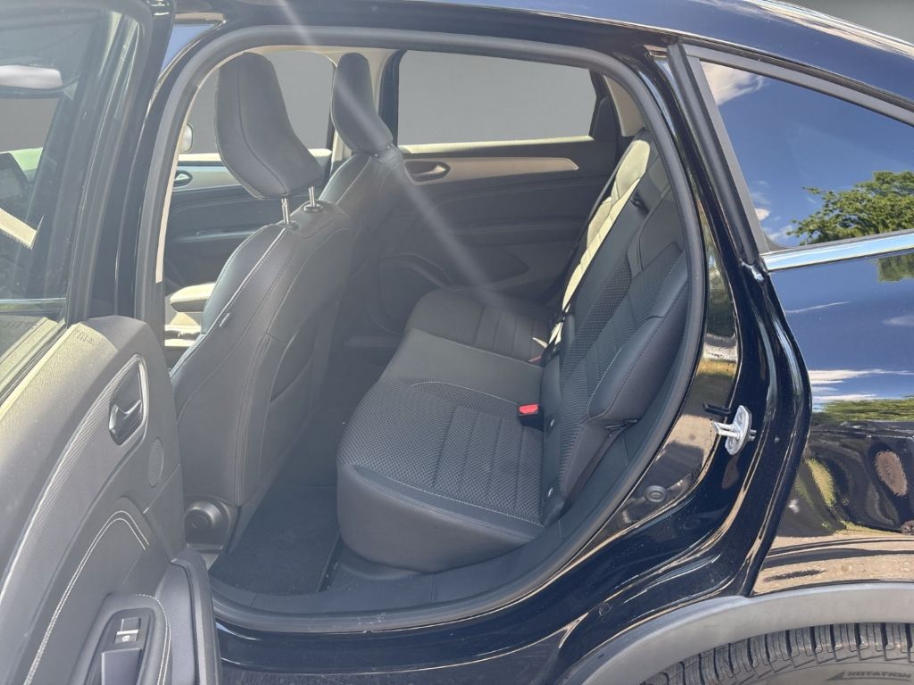Renault Arkana Intens Full Hybrid - Samsaru's Car Outlet