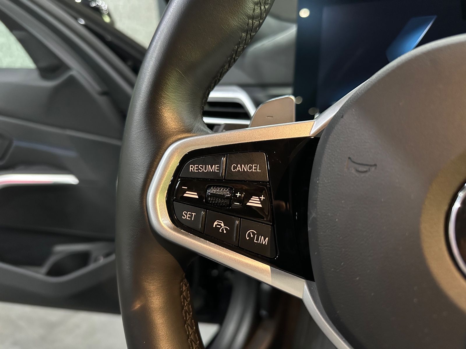 BMW 320 d M Sport /ACC /360°KAMERA / HEAD-UP /1.HAND