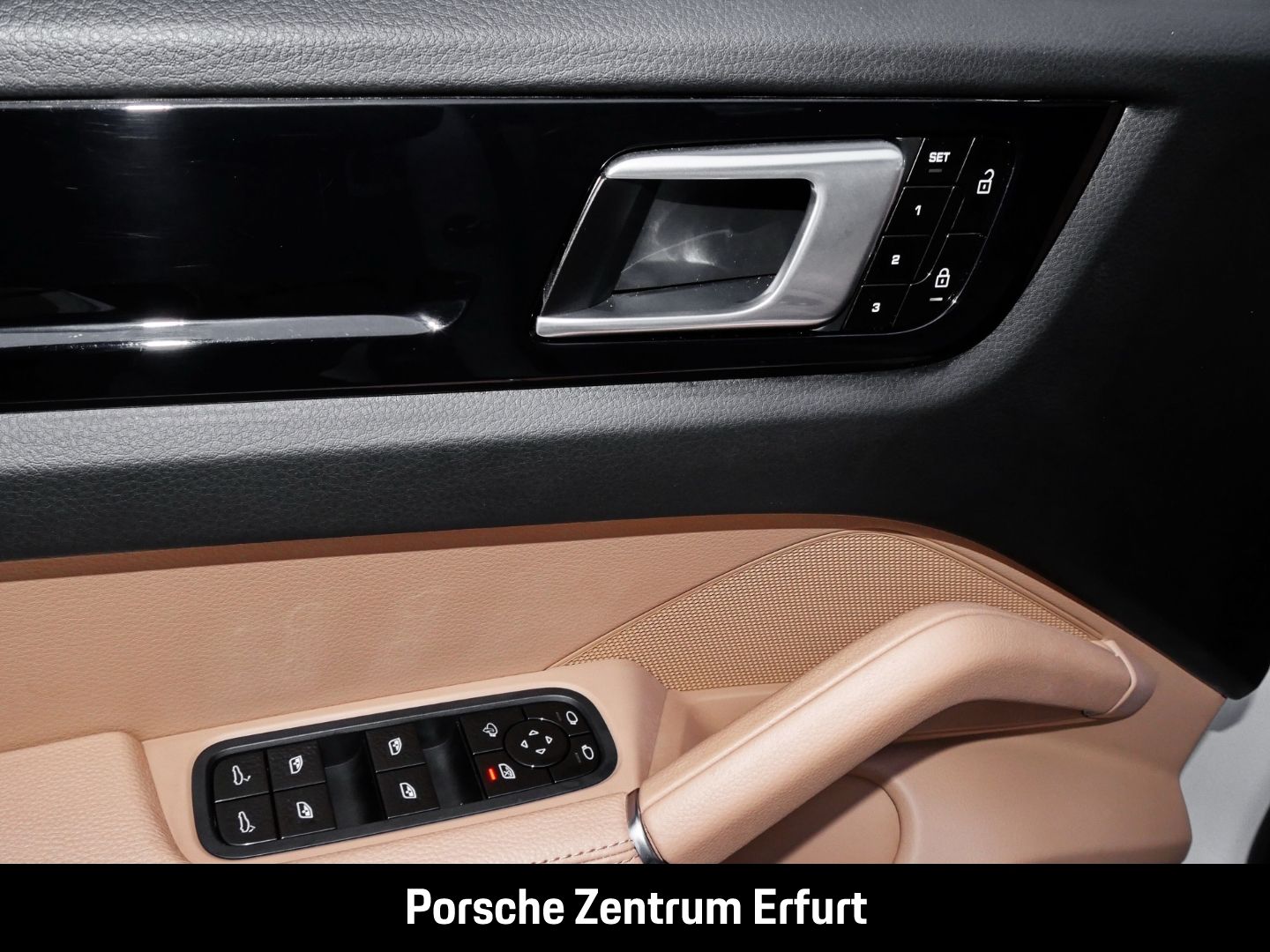 Porsche Cayenne Coupe/Surround View/Bug und Heckblende E