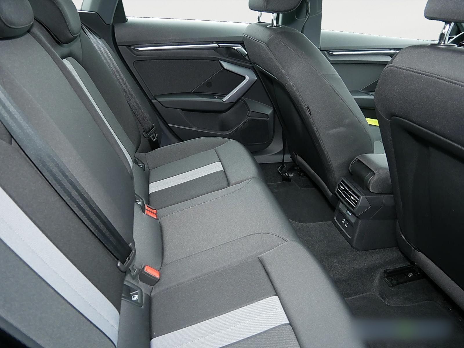 Audi A3 Sportback 35 TFSI Advanced - Samsaru's Car Outlet