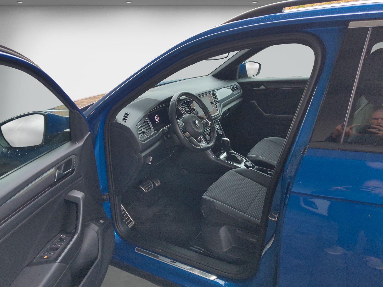 Volkswagen T-Roc R-Line 2.0 TSI 4x4 - Samsaru's Car Outlet