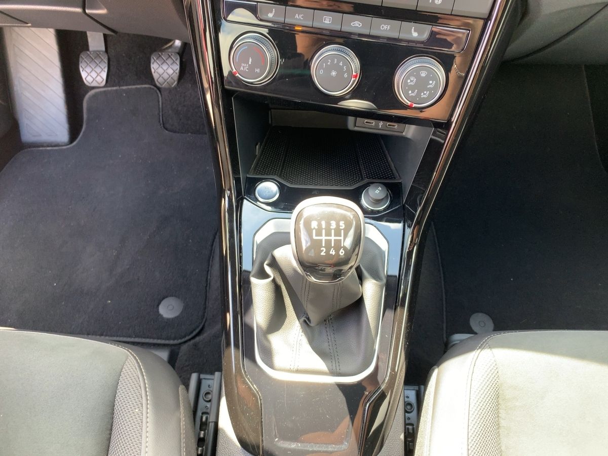 Volkswagen T-Roc Style 2.0 TDI BLACK - Samsaru's Car Outlet