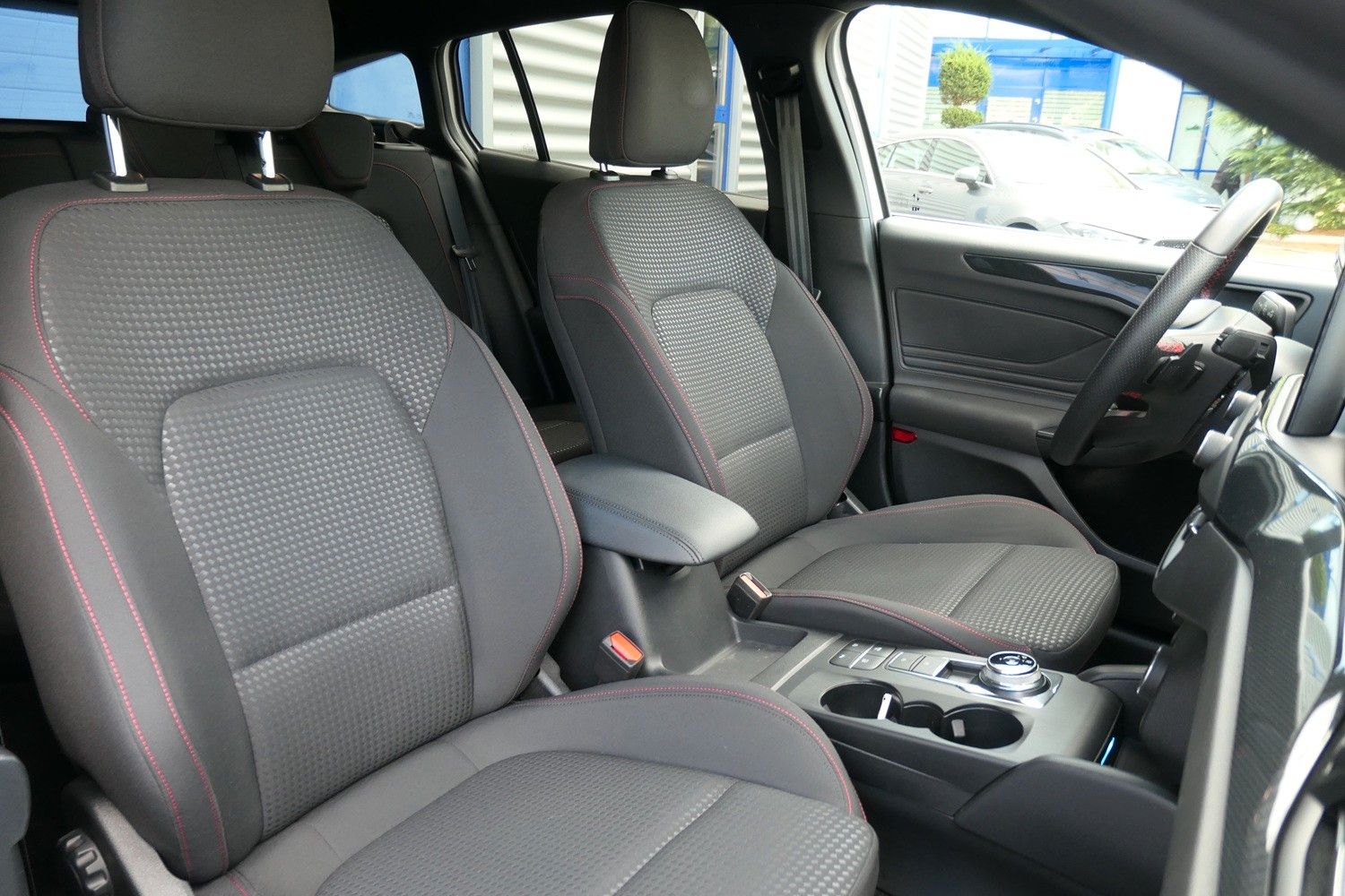 Ford Focus Turnier 1.5 ST-Line - Samsaru's Car Outlet