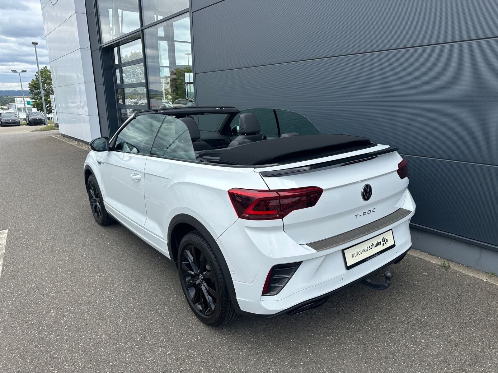 Volkswagen T-Roc R-Line - Samsaru's Car Outlet
