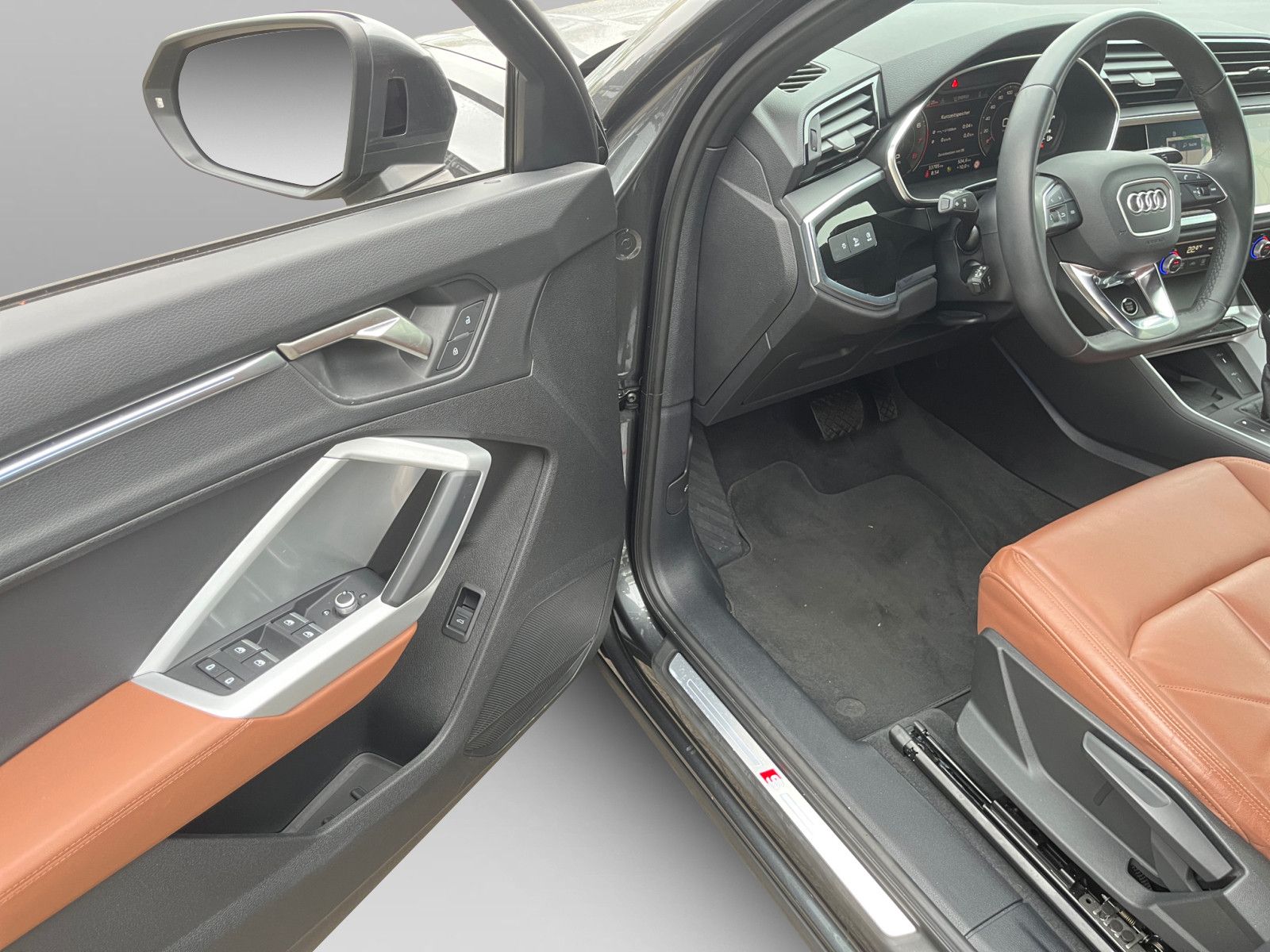 Audi Q3 Sportback 45TFSI S-Line - Samsaru's Car Outlet
