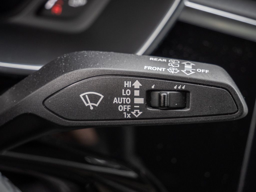 Audi Q3 40 TFSI quattro advanced - Samsaru's Car Outlet