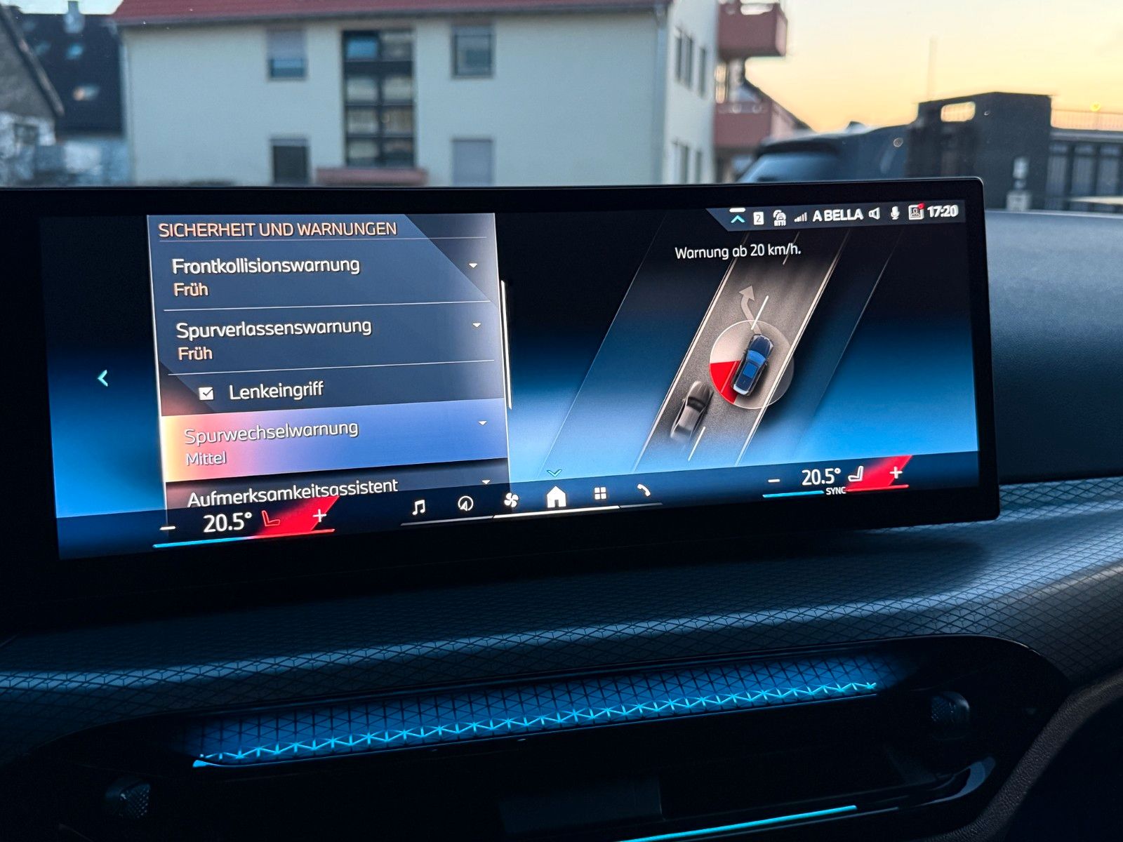 BMW 320i M Sport 18" HuD AHK ACC 360° LED+