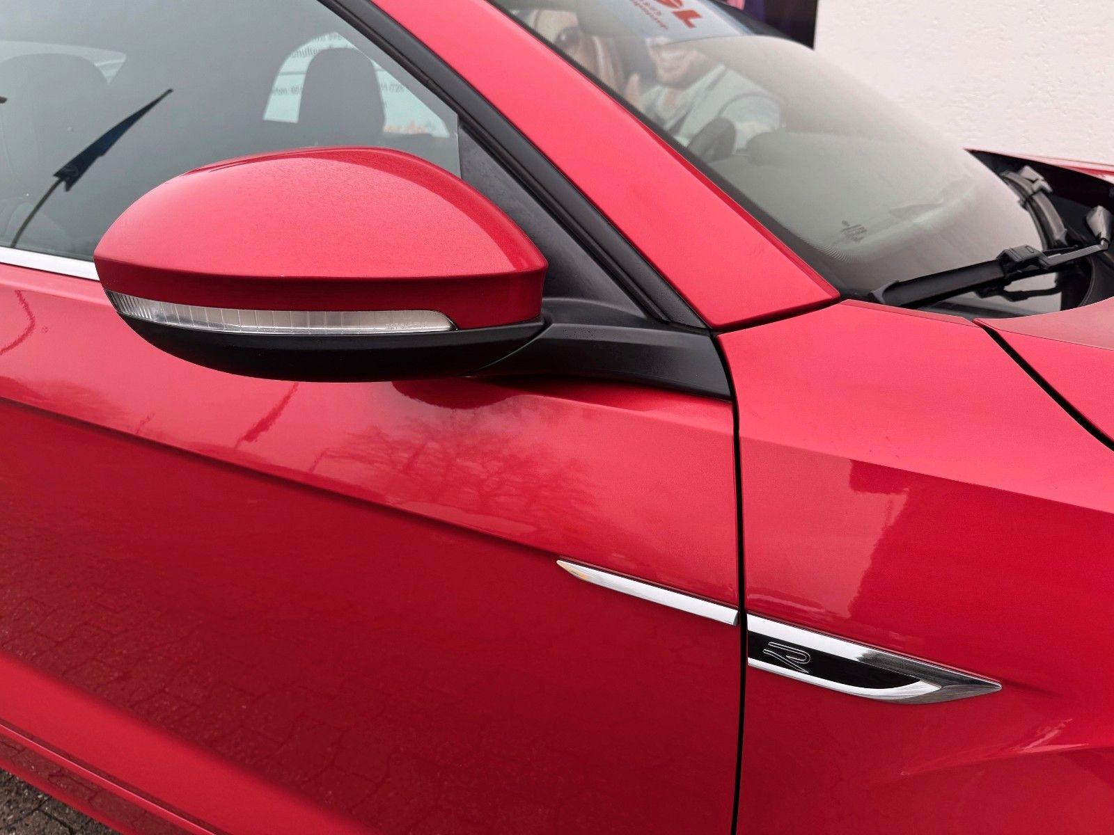 Volkswagen T-Roc R-Line - Samsaru's Car Outlet