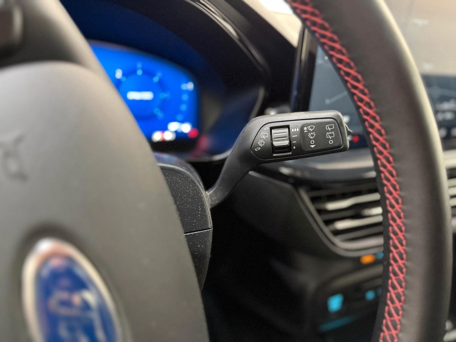 Ford Focus Turnier ST-Line X Aut. 1.Hand|AHK|HUD|PDC