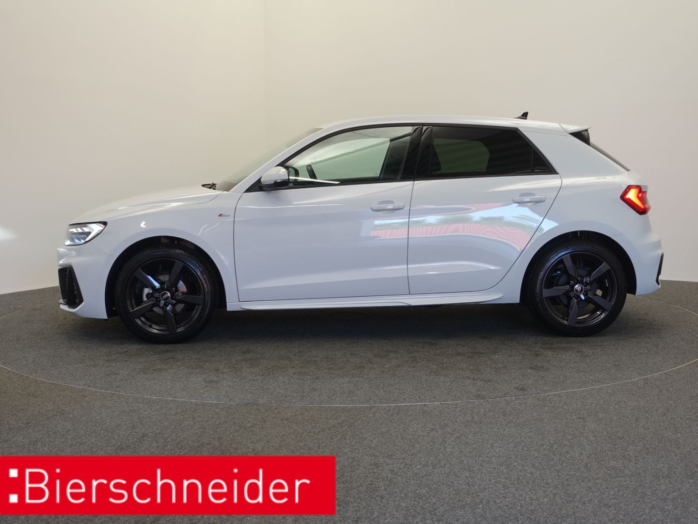 Audi A1 Sportback 25 TFSI S tronic line - Samsaru's Car Outlet