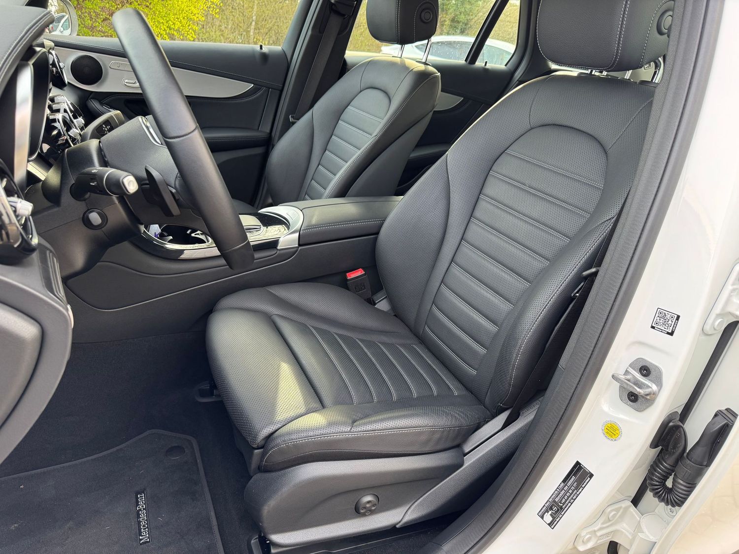 Mercedes-Benz GLC 220 d 4M Leder+Sitzbelüftung+8FachBereift+AC