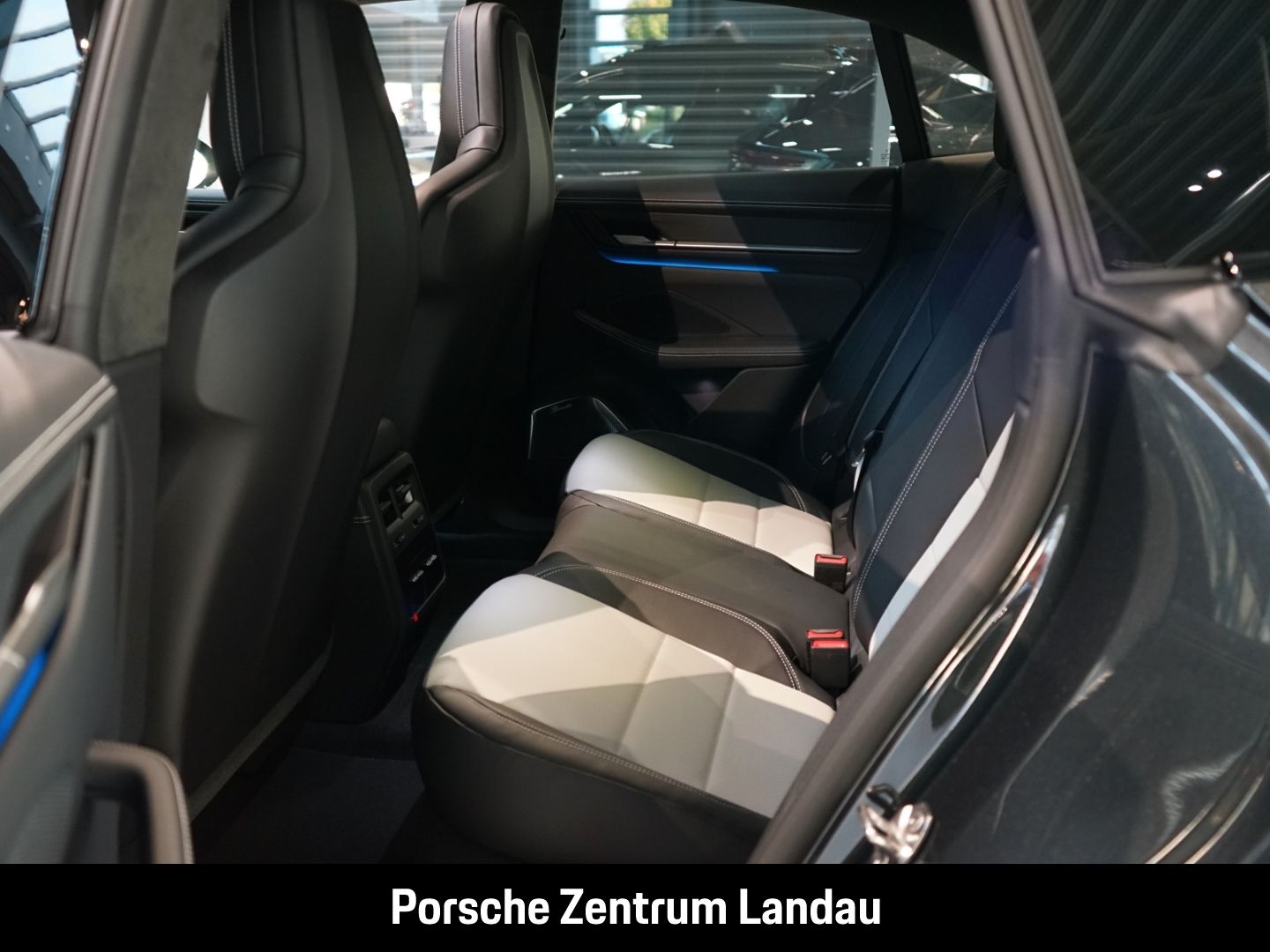 Porsche Macan 4S Burmester HA-Lenkung InnoDrive Head-Up