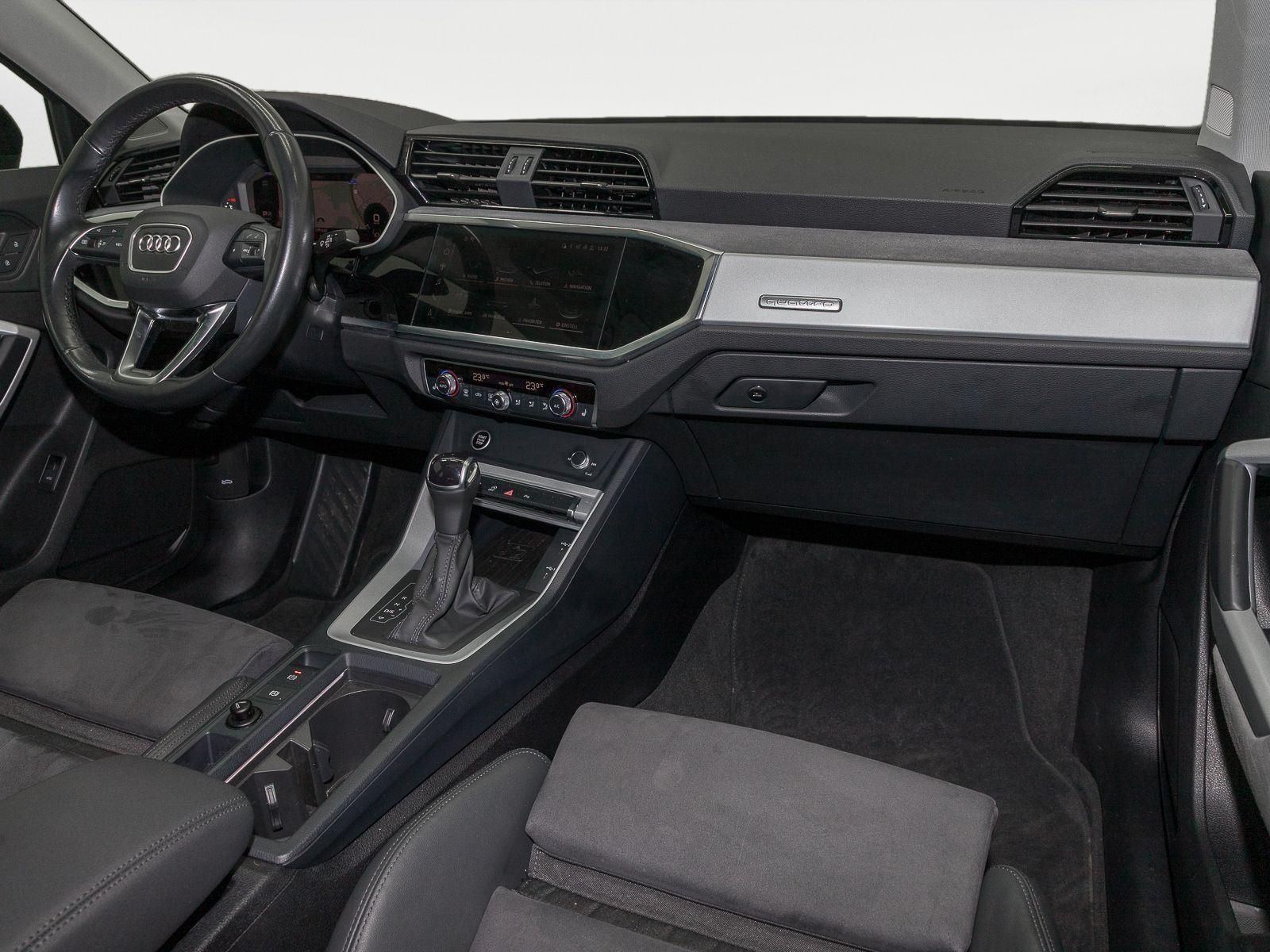 Audi Q3 40 TFSI Q S LINE - Samsaru's Car Outlet