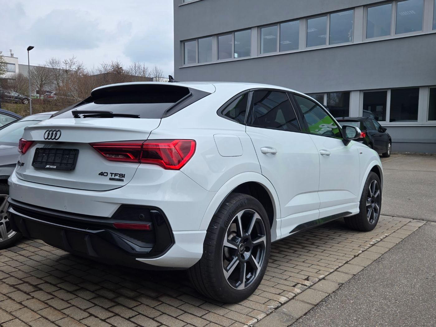 Audi Q3 Sportback 40 TFSI quattro S line *AHK*MATRIX*
