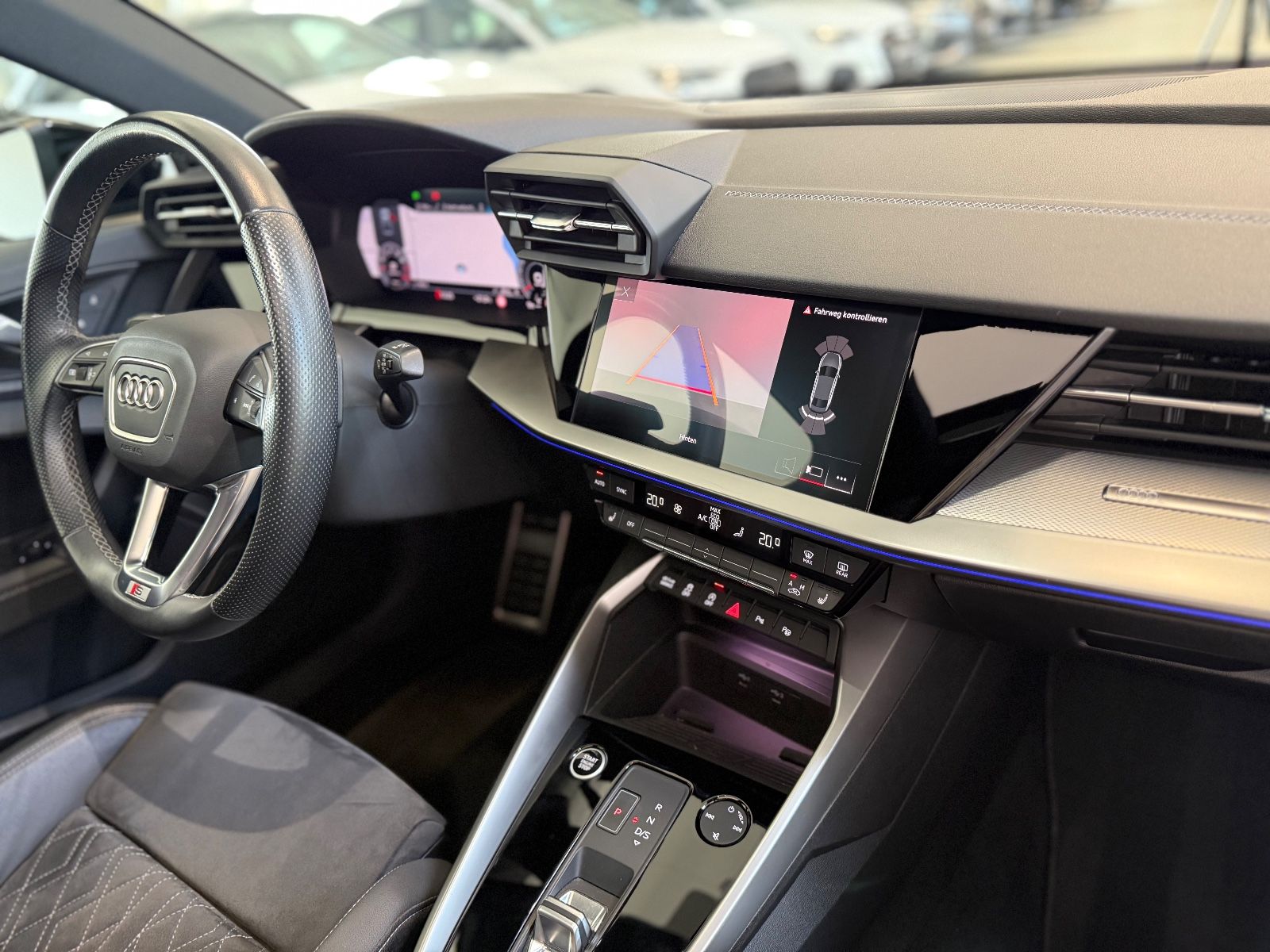 Audi A3 Limousine 35 TFSI S line Pano Kam ACC black