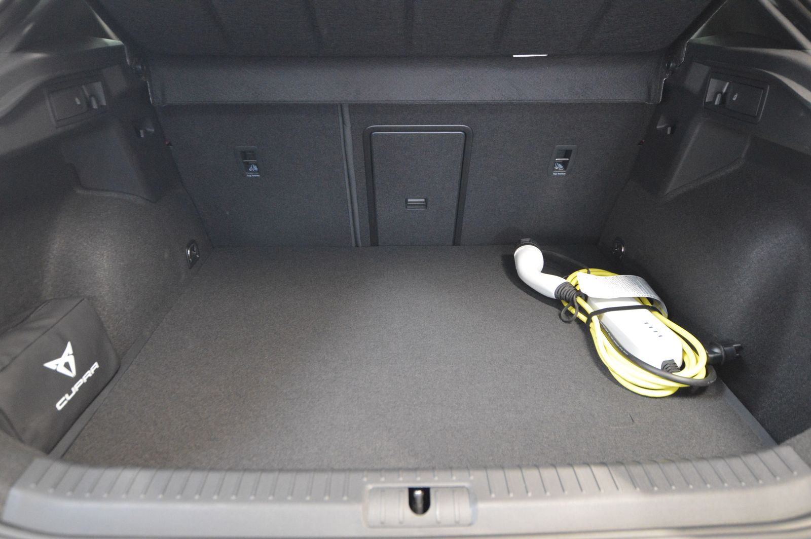 Cupra Formentor VZ 1.4 e-HYBRID - Samsaru's Car Outlet