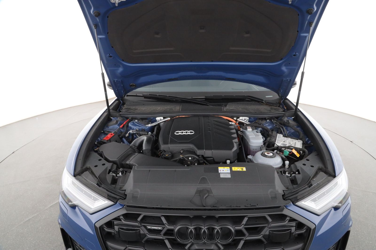 Audi A6 Avant 55 TFSI e quattro S tronic S line AHK