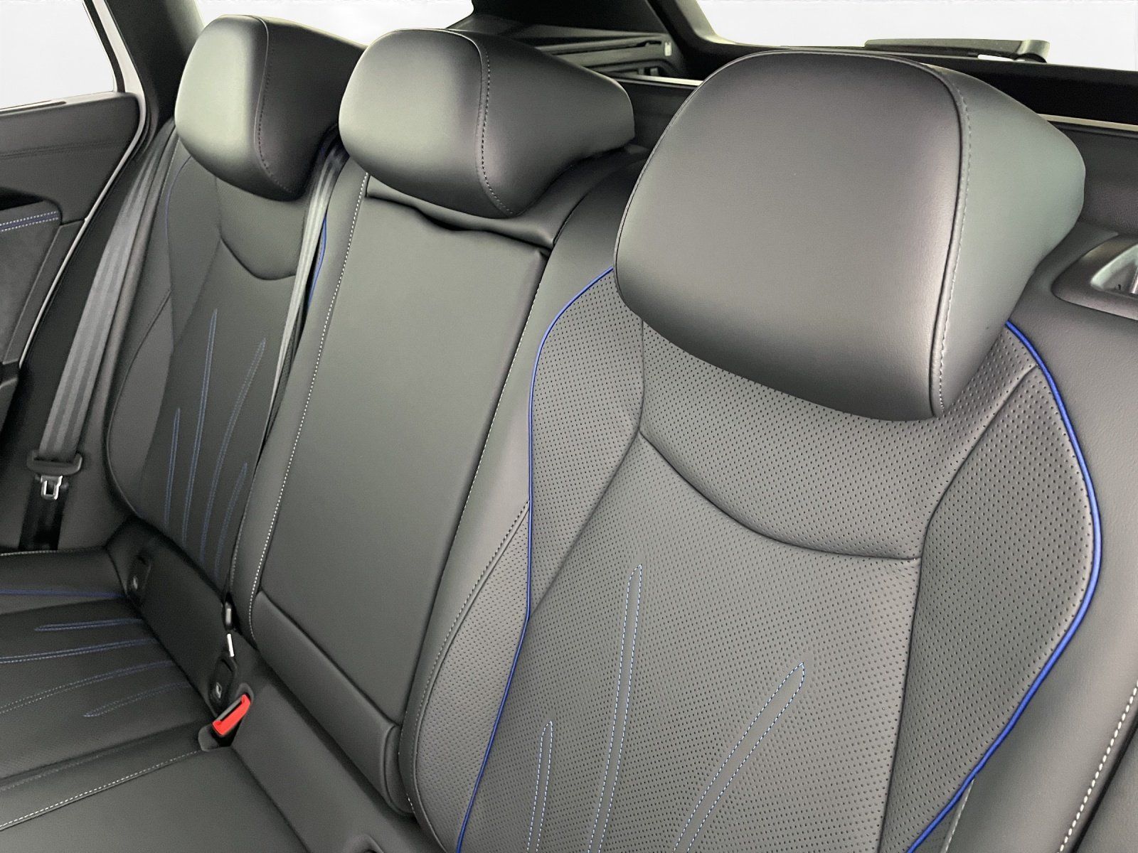 Volkswagen Passat Variant 1.5 TSI eHybrid R-Line | AHK |
