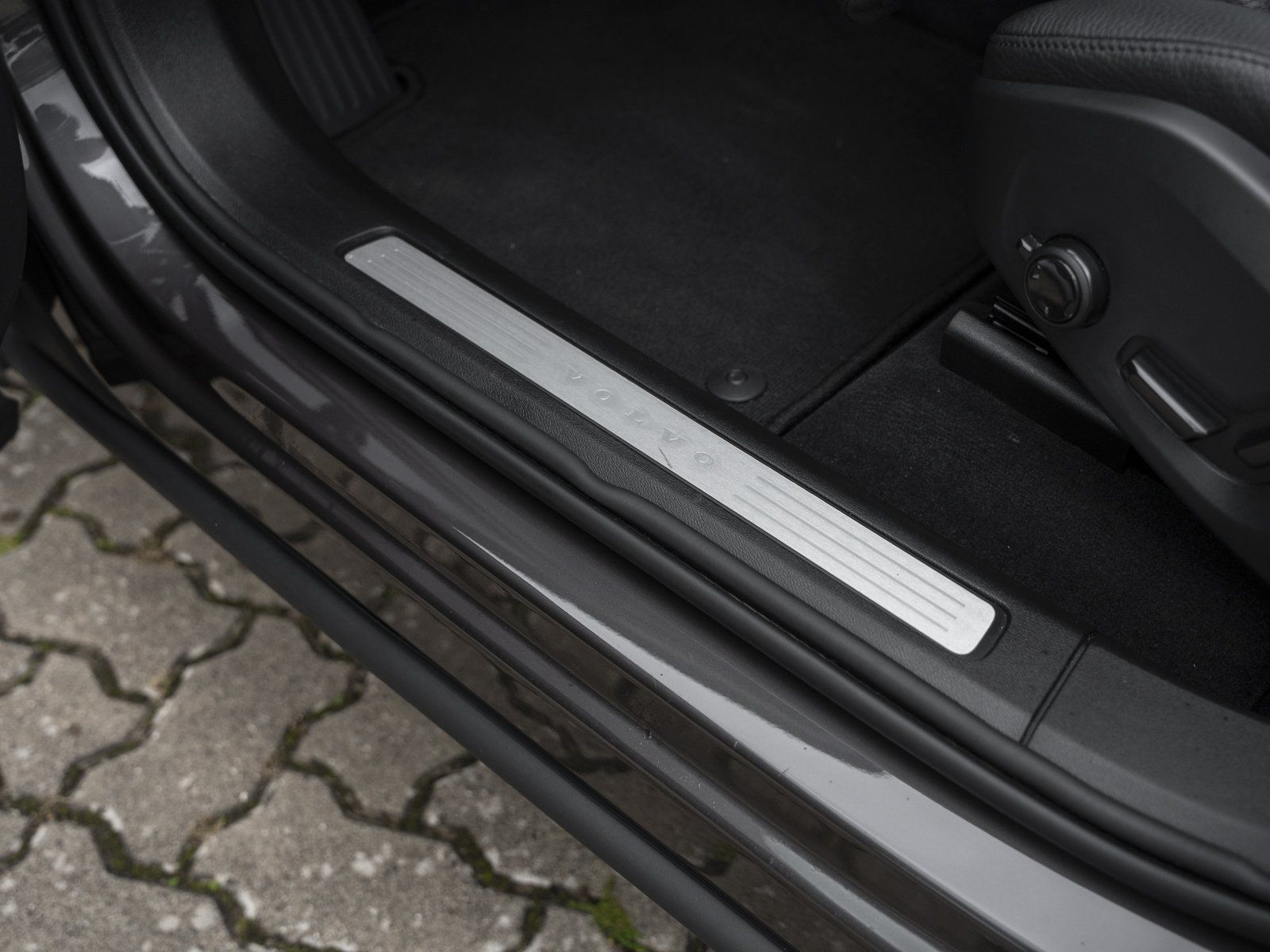 Volvo XC 60 B4 AWD Plus Dark