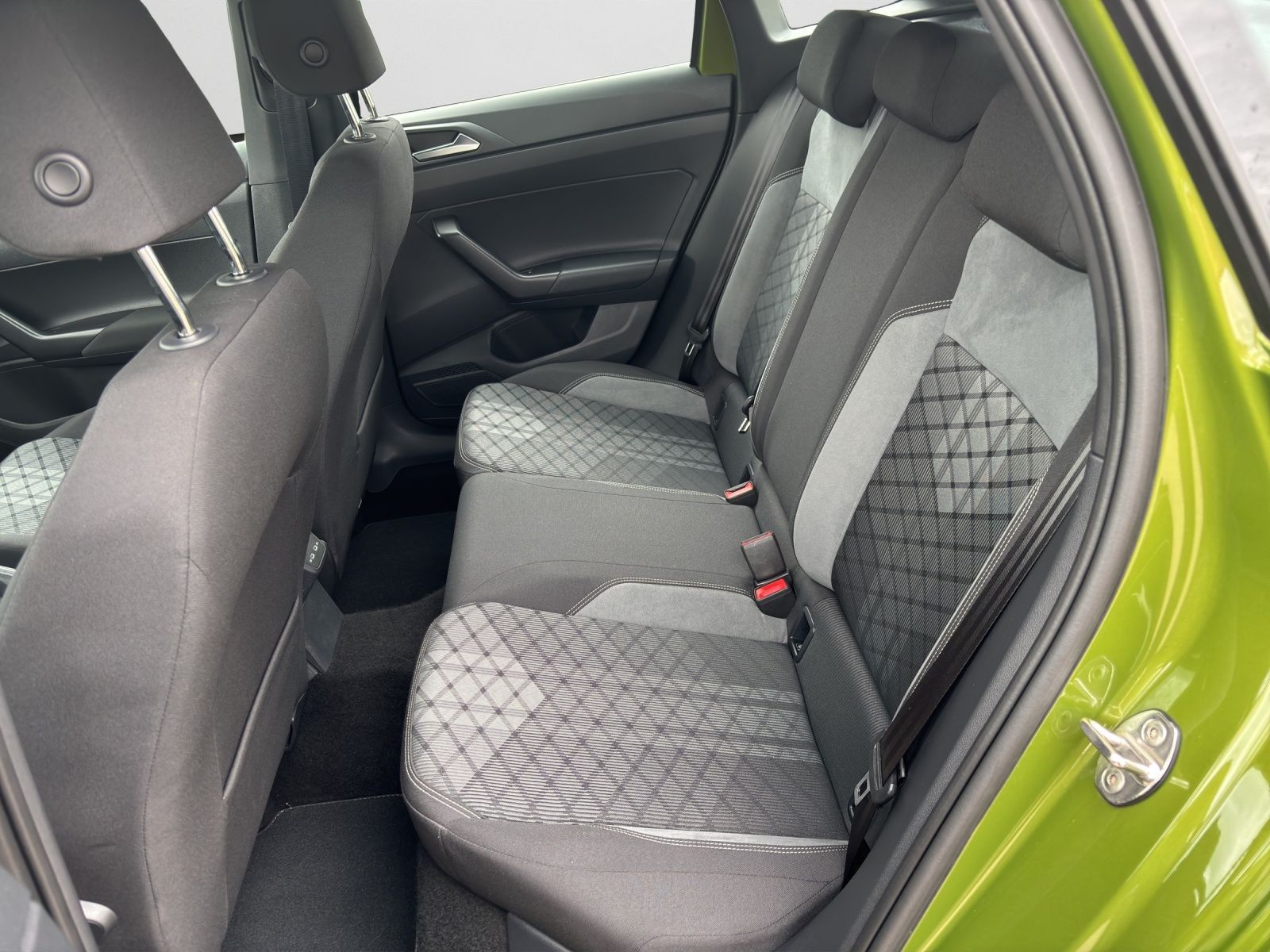 Volkswagen Taigo 1.5 TSI DSG R-line - Samsaru's Car Outlet