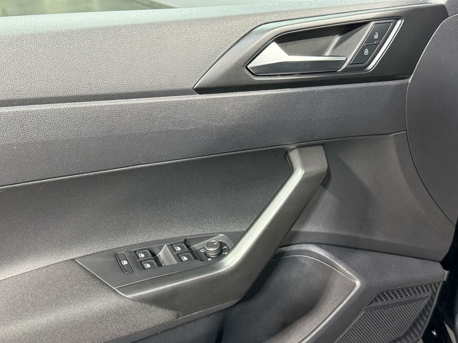 Volkswagen Taigo 1.0 TSI - Samsaru's Car Outlet