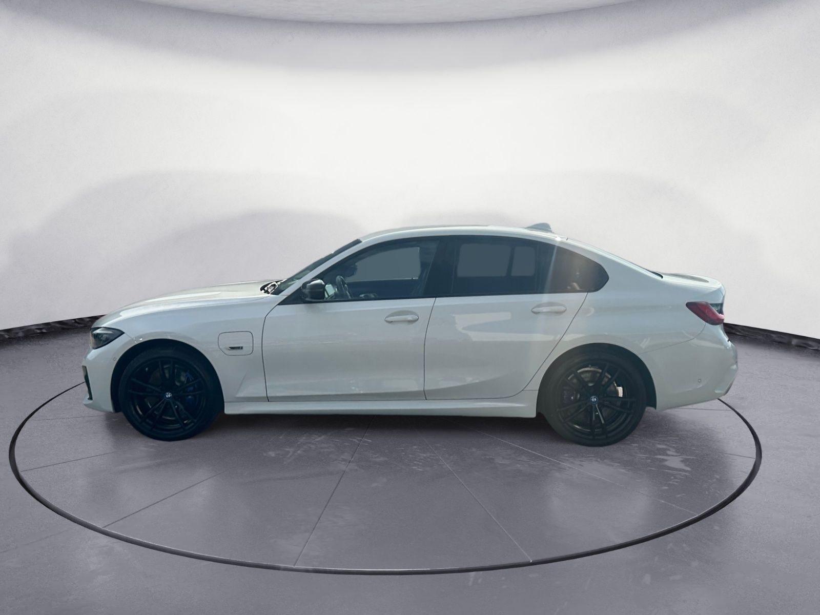 BMW 320e M Sport Automatik - Samsaru's Car Outlet