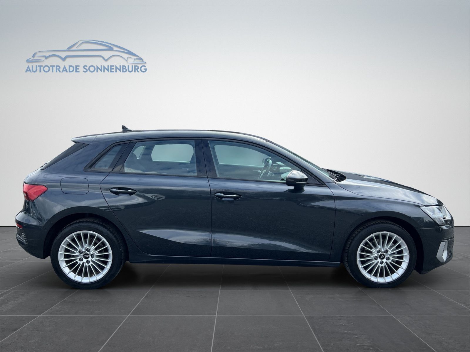 Audi A3 Sportback 30 TFSI advanced - Samsaru's Car Outlet