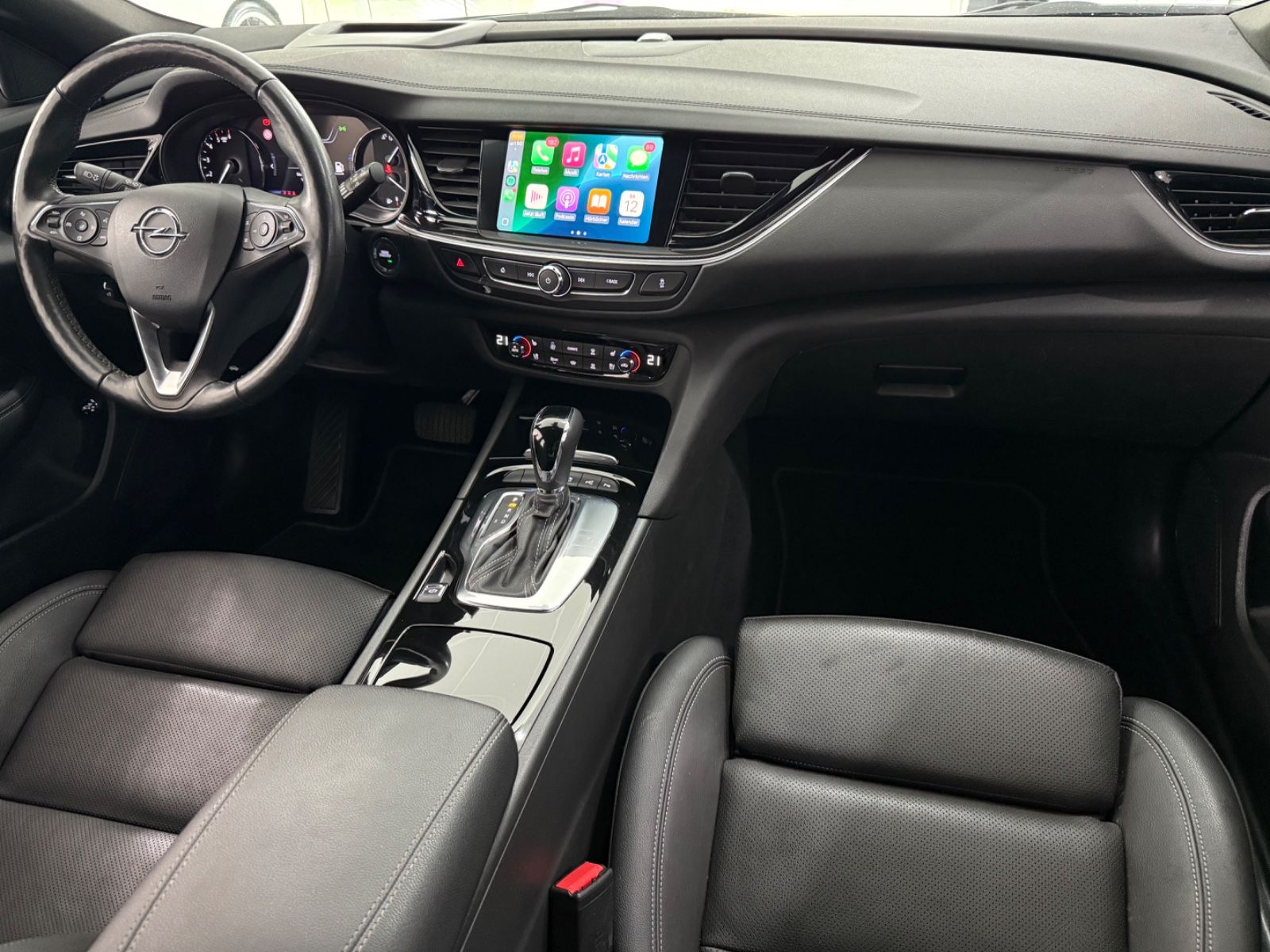 Opel Insignia 2.0 B Sports Tourer Elegance - Samsaru's Car Outlet