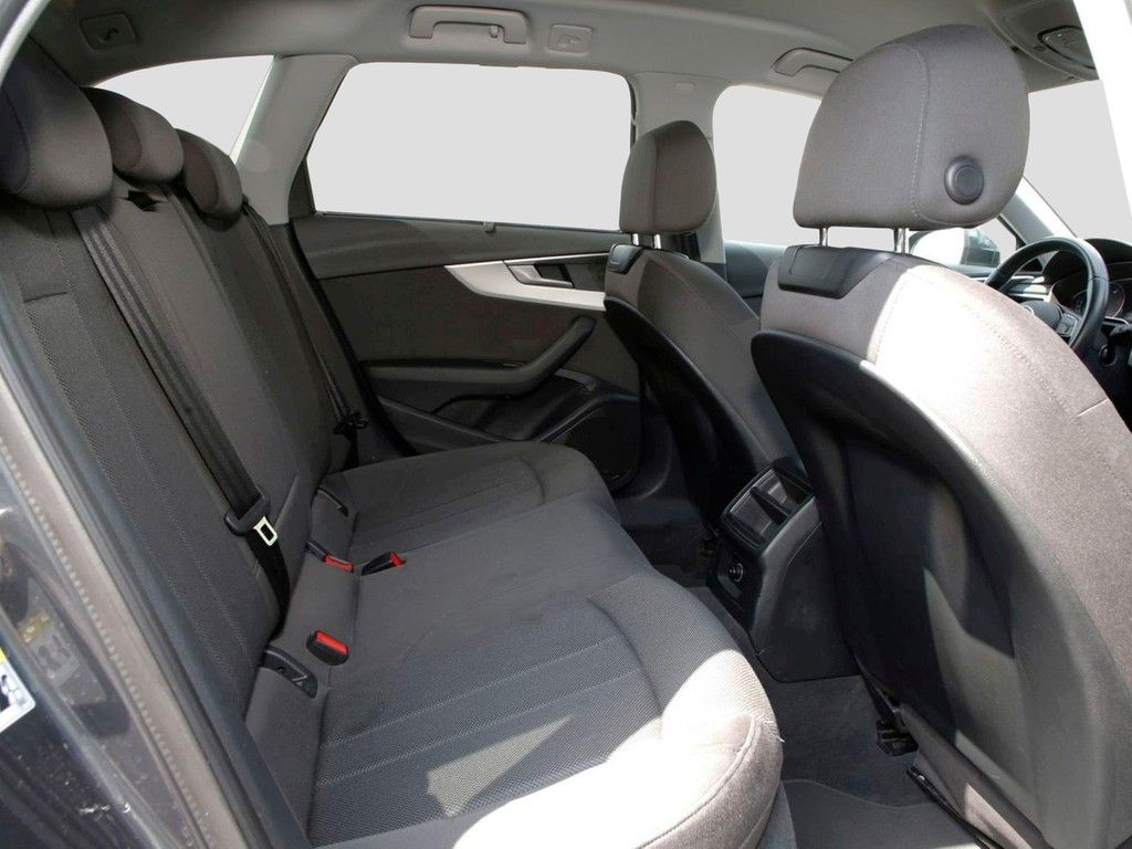 Audi A4 Avant 35 TDI advanced Business - Samsaru's Car Outlet