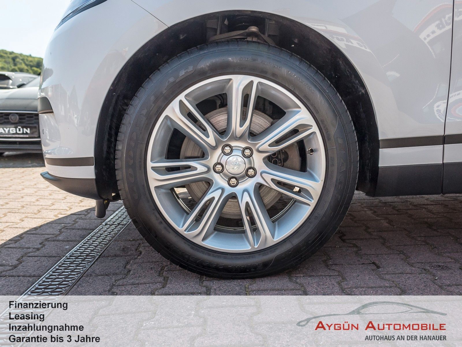 Range Rover Velar P400e AWD - Samsaru's Car Outlet
